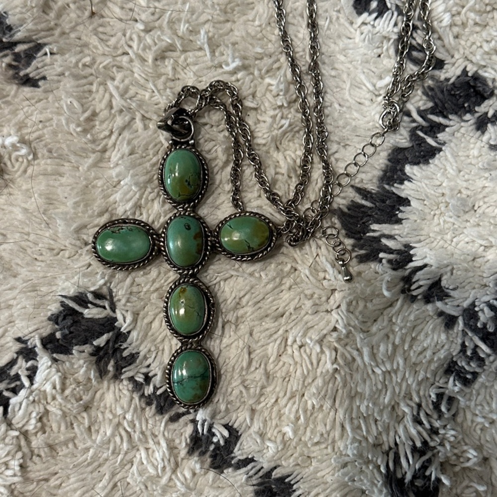 Navajo Sterling Silver Green turquoise Cross Pendant Necklace - Picture 2 of 4